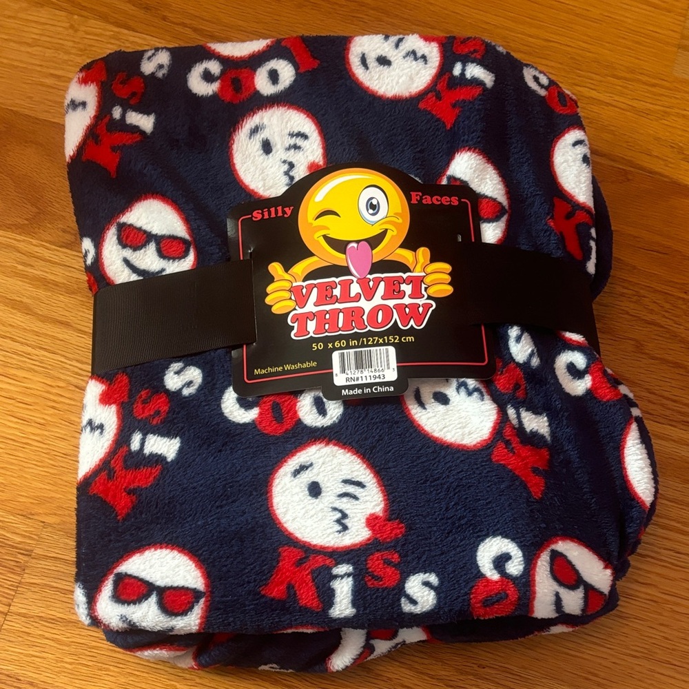 Velvet Throw Blanket with Emoji Design